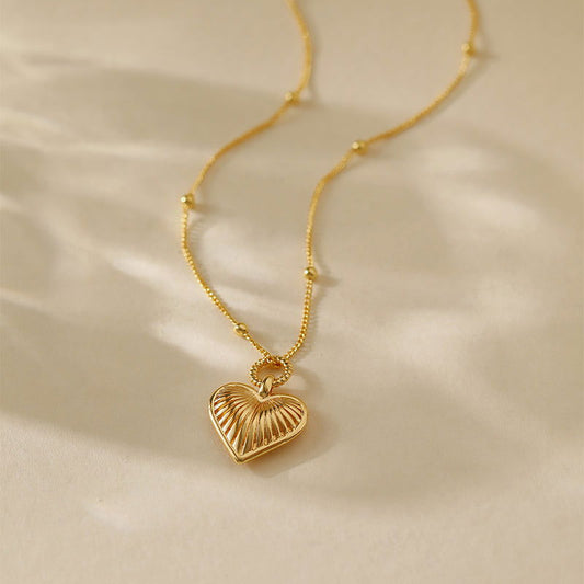 Heart Shell Pattern Necklace - Herland - 
