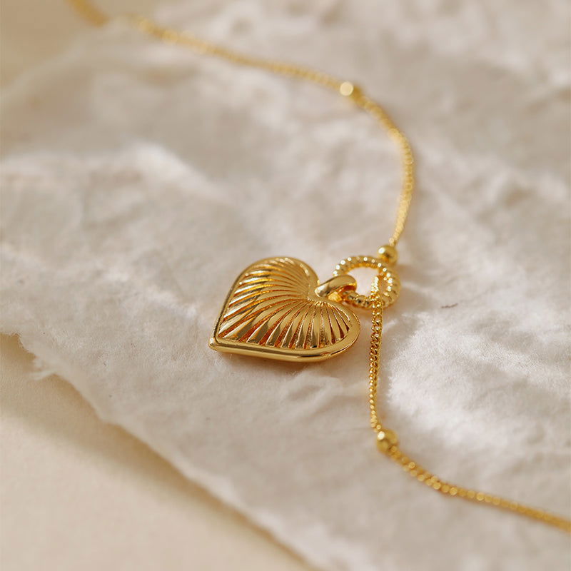Heart Shell Pattern Necklace - Herland - 
